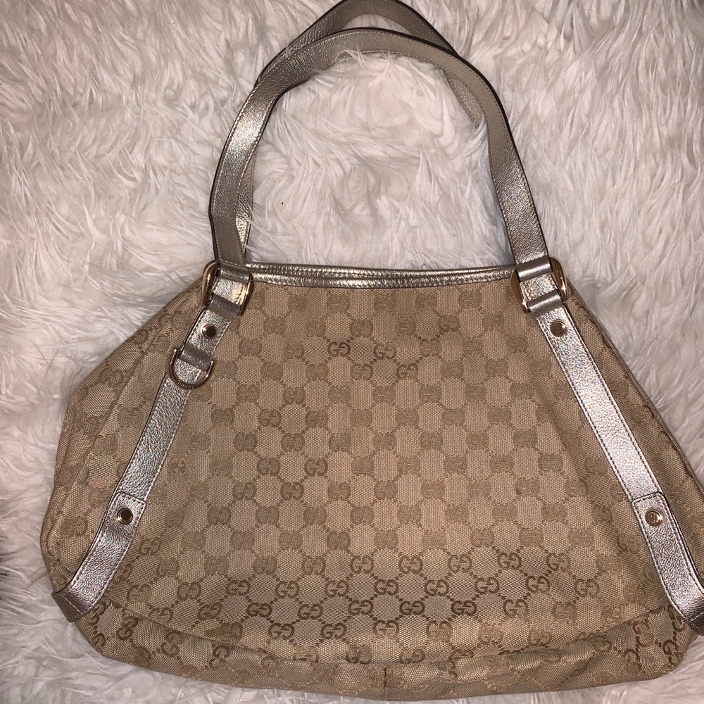 Authentic Gucci GG logo Abbey Tote bag in gold